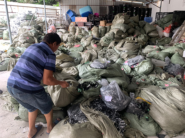 大量回收51漫画在线免费观看