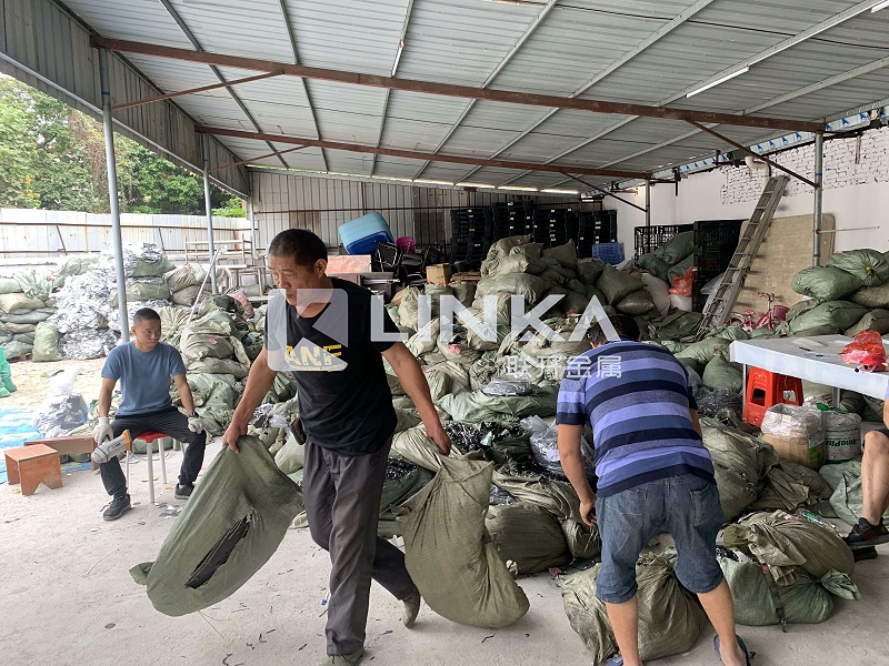 51漫画在线免费观看正負極片回收